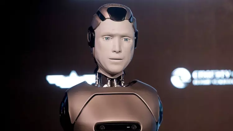 Boston Dynamics ist angespannt, Optimus bekommt ...