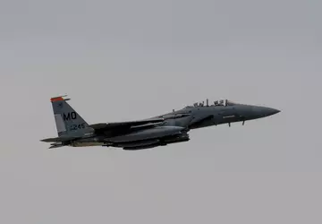 USA entsenden weitere F-15E Strike Eagle-Kampfflugzeuge ...