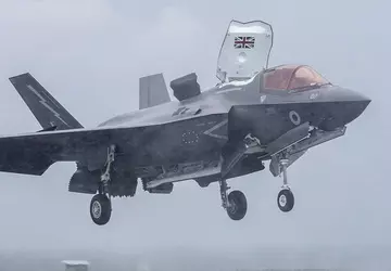 Britische Kampfflugzeuge vom Typ F-35 Lightning ...