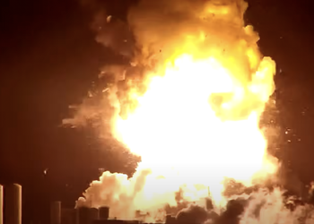 Elon Musks Starship-Rakete explodiert während der ...