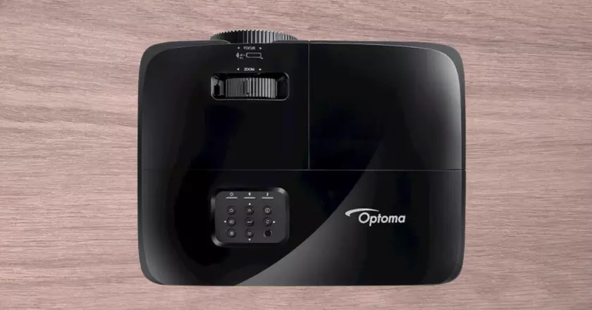 Optoma HD146X beamer im hellen raum