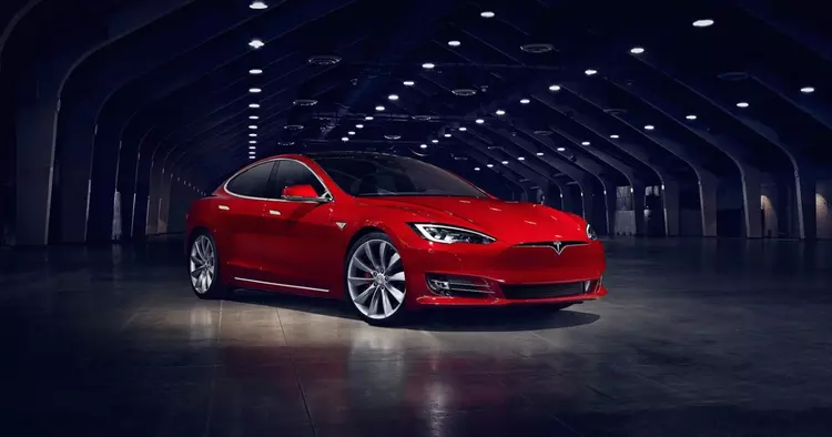 Musk kündigte an, dass Tesla Model ...