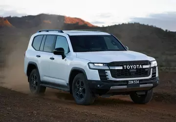 Toyota Land Cruiser 300 Hybrid: 457 ...