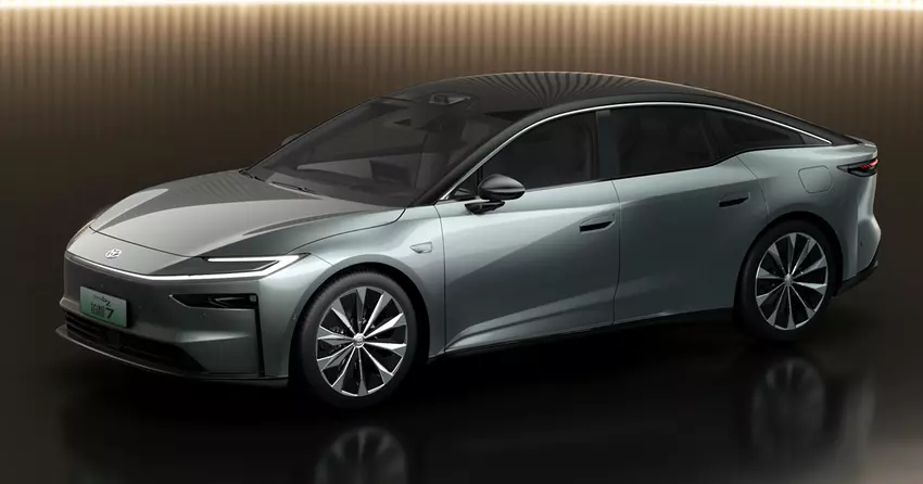 Toyotas Elektro-Limousine bZ7 will Tesla Käufer abwerben