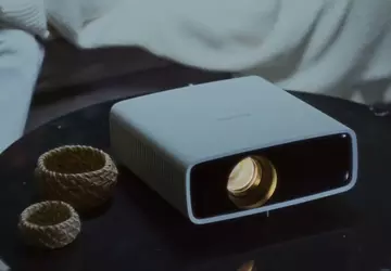 Der intelligente Projektor Philips NeoPix 750 ...