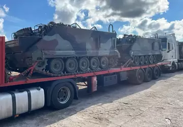 Gepanzerte Mannschaftstransportwagen M113, Munition für Artillerie ...