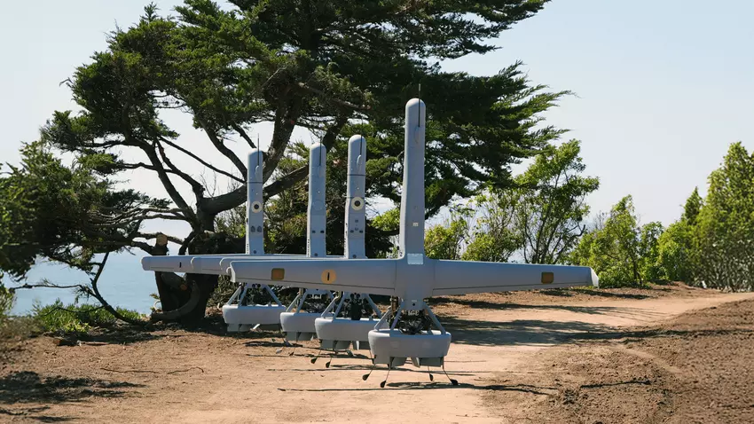 Das US-Unternehmen Shield AI präsentiert eine aktualisierte Version der V-BAT-Drohne mit erweiterter Reichweite 