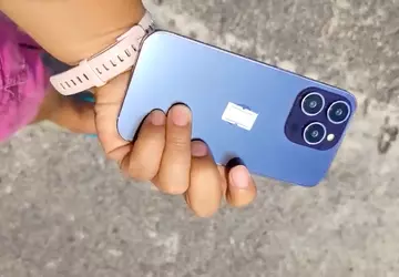 iPhone 14 Pro mit einem "Loch" ...