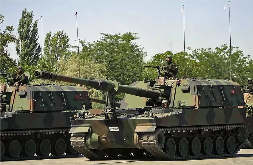 Türkei erhält erste Firtina-Panzerhaubitze der neuen Generation mit automatischem Ladesystem und neuem Feuerleitsystem