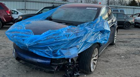 CNBC-Redakteur verkaufte sein Tesla Model X für Ersatzteile - und jetzt fährt es durch die Ukraine und sendet Nachrichten an den alten Besitzer