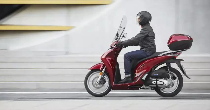 Mofa- und E-Scooter drohen Bußgelder - Zeit, die Versicherung zu erneuern!