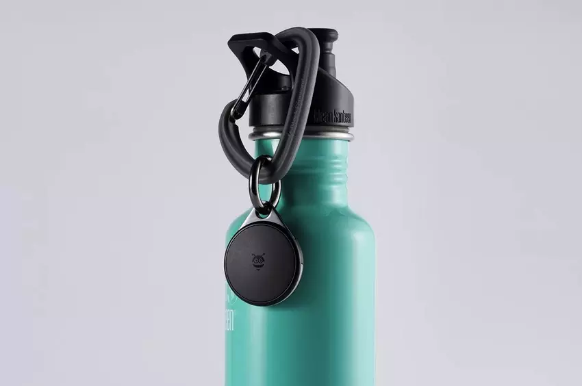 Pebblebee Clip and Card Smart Tracker werden mit wiederaufladbaren Batterien geliefert