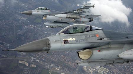 Kanada stellt der Ukraine zwei weitere F-16-Pilotentrainer zur Verfügung