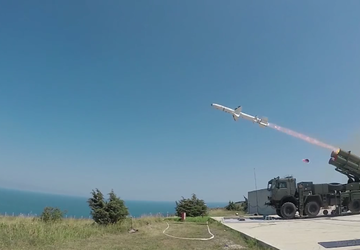 Türkei führt ersten Bodenstart der Atmaca-Schiffsabwehrrakete ...