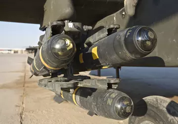 Polen kauft 800 AGM-114R2 Hellfire-Raketen aus ...