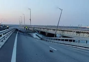 Medien: Der Angriff auf die Krim-Brücke ...