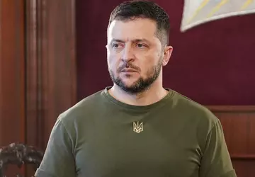 Zelenskyy erlaubt Ausländern und Staatenlosen, Offiziersposten ...