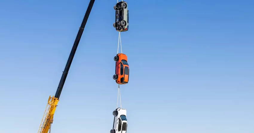 Honda hängte drei Passport TrailSport an einen Kran, um ihre Haltbarkeit zu beweisen