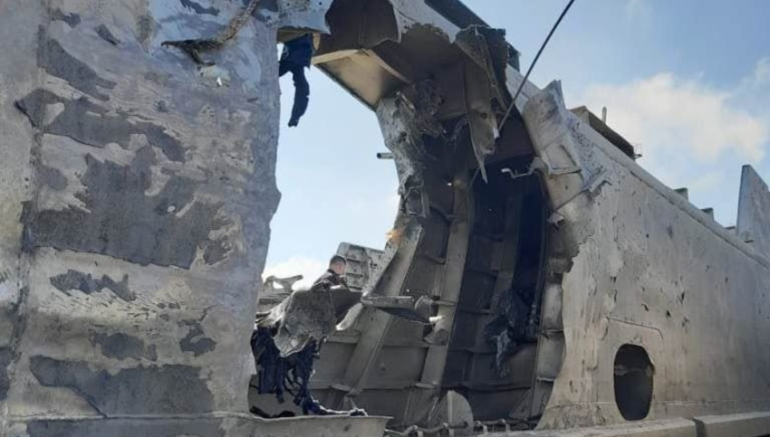 Die Russen zeigten, was vom Boot Serna übrig war, nachdem es von Bayraktar TB2 getroffen worden war