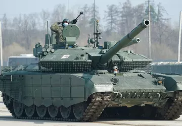 Ukrainische Drohnen zerstören aufgerüsteten russischen T-90M-Panzer ...
