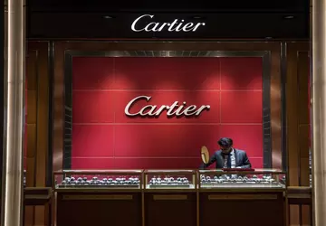 Ein mexikanischer Mann kaufte Cartier-Ohrringe im ...