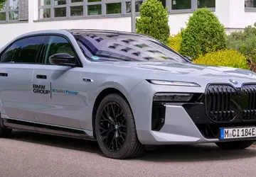 BMW erwägt den Einbau von Verbrennungsmotoren ...