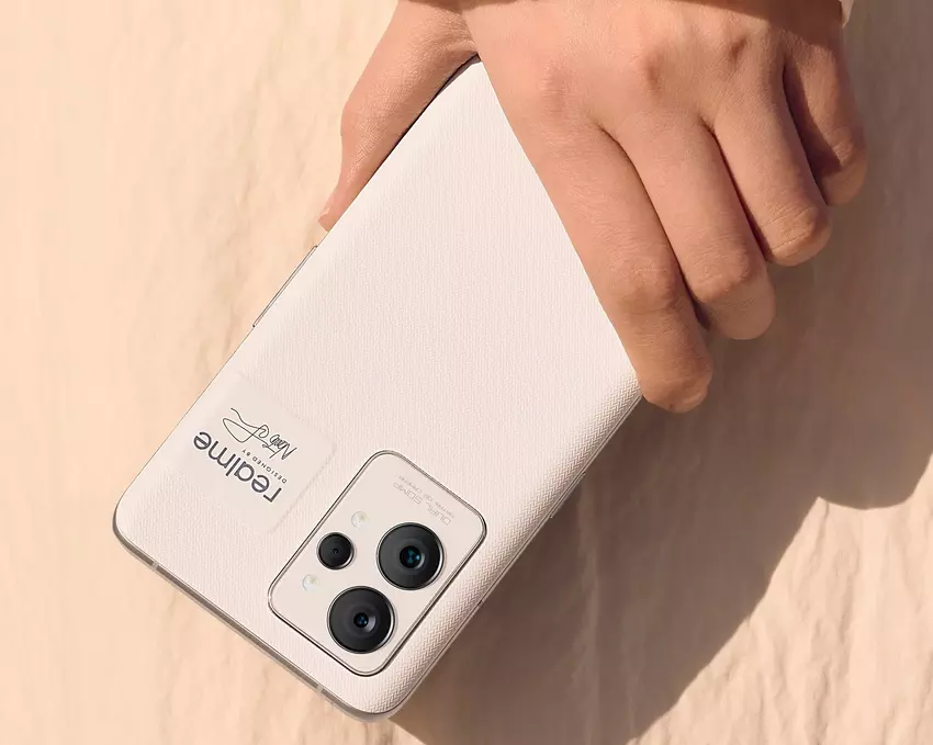 Realme GT 2 Pro erscheint auf offiziellen Bildern mit einem Design wie dem Realme GT 2 Neo