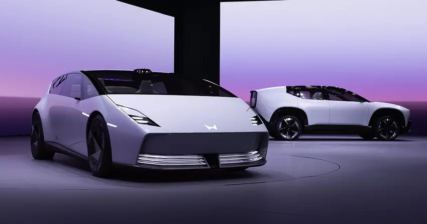 Die Prototypen der Honda 0 Limousine und des Honda 0 SUV wurden auf der CES 2025 vorgestellt. Die Produktion wird 2026 im Honda EV Hub-Werk in Ohio beginnen.