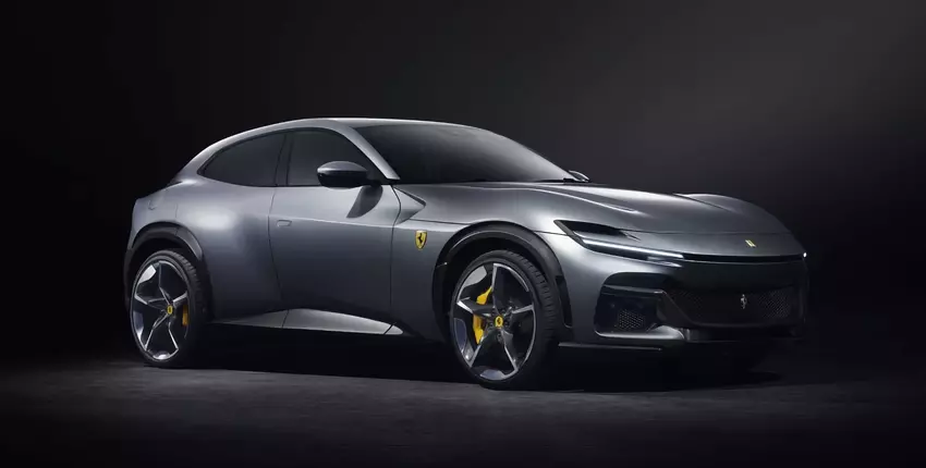 Ferrari stellt den Purosangue vor: der erste Crossover der italienischen Marke für 390.000 Euro, der ein Jahr im Voraus bestellt werden kann