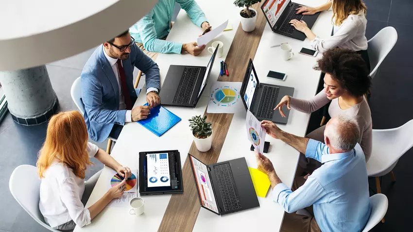 Acer stellt TravelMate P4-Notebooks mit Intel Raptor Lake-Chips, RTX 2050-Grafikkarten und 4G-Unterstützung ab 1149 Euro vor