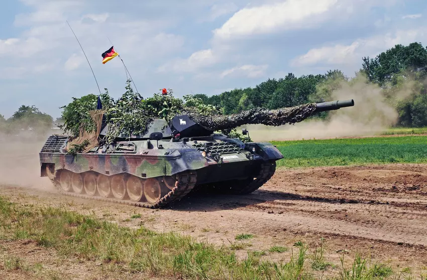 Ukrainische Panzerfahrer beginnen Trainingsprogramm für deutsche Leopard 1-Panzer