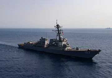 US-Kriegsschiffe stecken im Kampf mit den ...