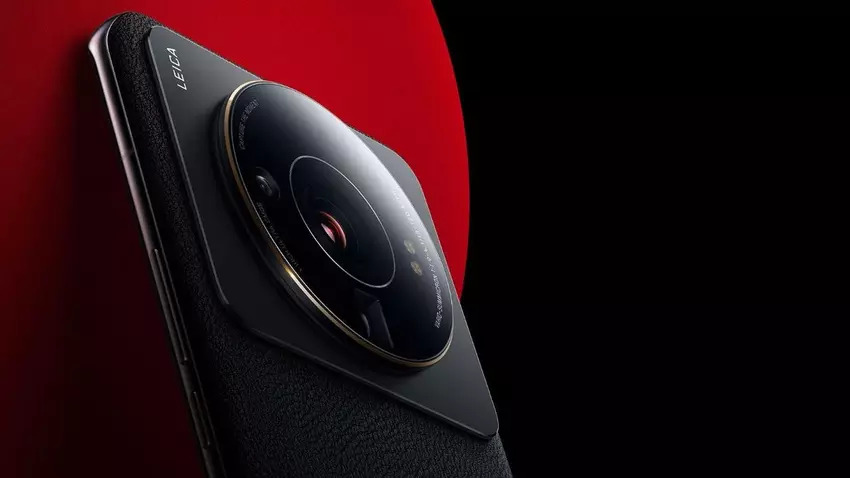 Das Xiaomi 14 Ultra wird einen 5.180 mA*h Akku und eine bescheidene Schnellladefunktion sowie vier 50MP Kameras haben