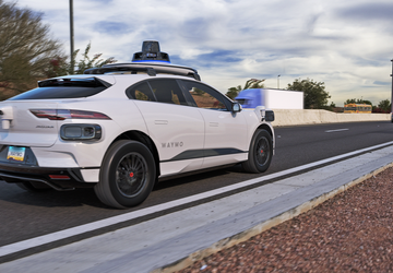 Waymo startet Robotaxi-Tests auf einem Highway ...