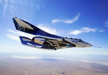 Virgin Galactic hat den ersten kommerziellen ...