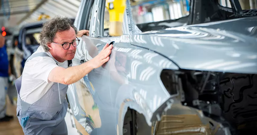 Fast 100.000 Volkswagen-Beschäftigte in 9 Werken beteiligten sich an einem Massenstreik