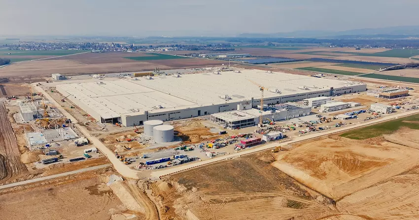 BMW hat den Bau des zentralen Teils seines Batteriewerks in Bayern abgeschlossen