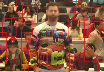 Unsichtbarer Pullover: Wissenschaftler schufen einen speziellen ...