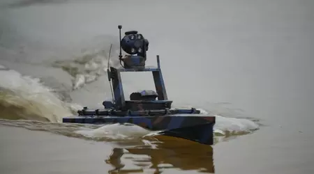 Ukrainische Verteidigungskräfte testen neue Black Widow 2 Flussdrohnen