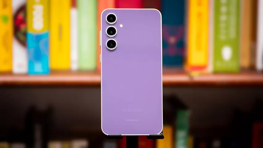 Samsung Galaxy S23 FE hat begonnen, die neue One UI 7.0-Firmware zu erhalten, aber vorerst nur in Südkorea