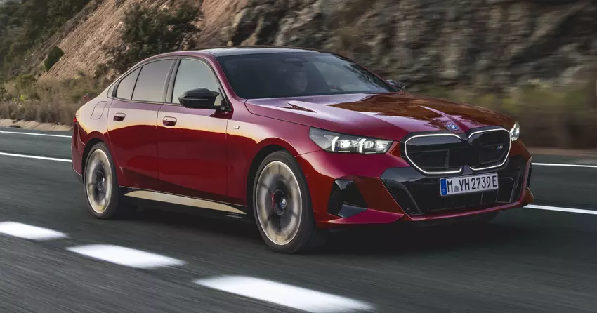 Neuer BMW 5er: Erstes Fahrzeug in Deutschland mit Zulassung für teilautomatisiertes Fahren bis 130 km/h