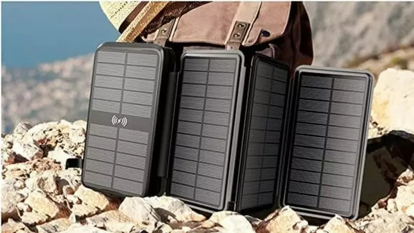 Superallure Solar Ladegerät Power Bank 43800mAh