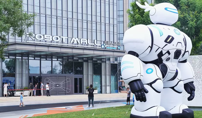 Die Zukunft ist da: Robot Mall, ein riesiges spezialisiertes Zentrum für die Demonstration, den Verkauf und die Wartung von Robotern, hat in Peking eröffnet