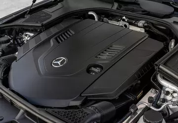 Mercedes verabschiedet sich nicht vom Verbrennungsmotor: ...