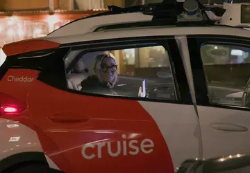 Ehemaliger NHTSA-Chef verurteilt Cruise-Werbung, die Menschen ...