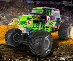 1:10 AXIAL SMT10 GRAVE DIGGER RC MONSTER TRUCK