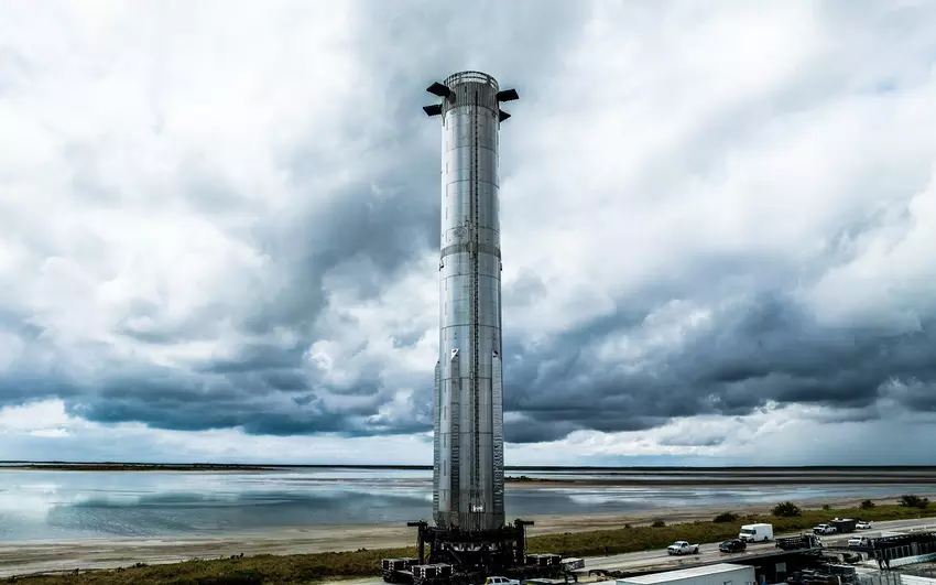 SpaceX hat alle 33 Raptor-Triebwerke des Super Heavy-Boosters für das Starship-Raketensystem erfolgreich einem Feuertest unterzogen