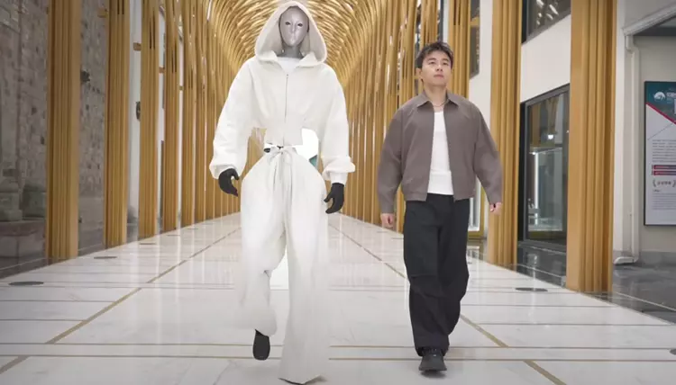 Noch nie haben sich Roboter so ...