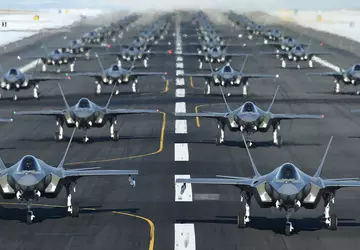 Lockheed Martin hat bereits 894 Kampfflugzeuge ...