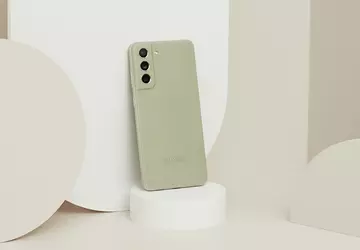 Das Samsung Galaxy S21 FE mit ...